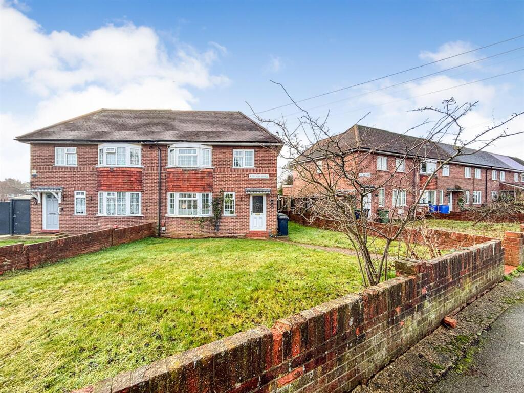 3-bed semi-detached on Ridgway Road, Brogborough, Bedford, £325,000