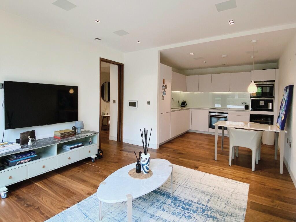 Main image of property: Roman House, Wood Street, London, EC2Y