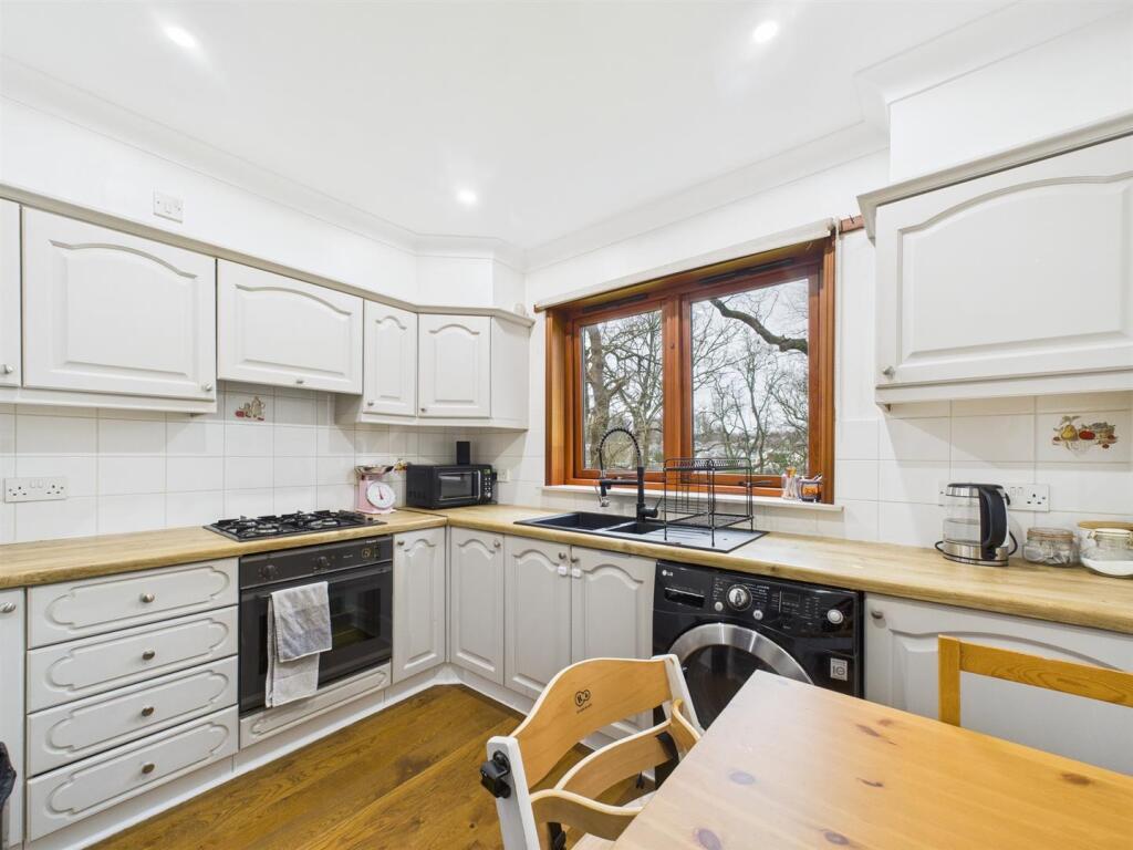 1 Annaty Court, Goshen Road, Scone, PH2 6UD photo 4