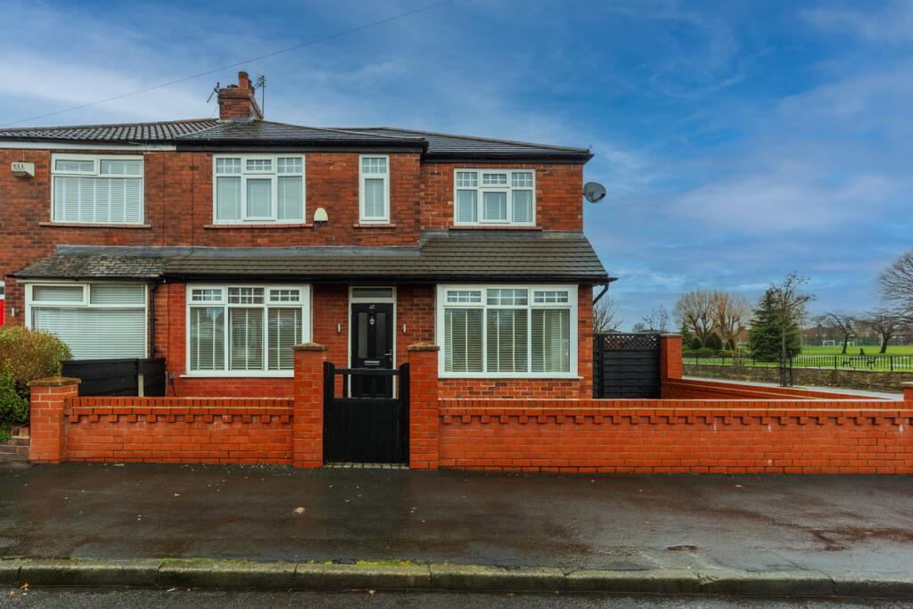 4-bed semi-detached on Buckingham Road, Droylsden, M43, £375,000