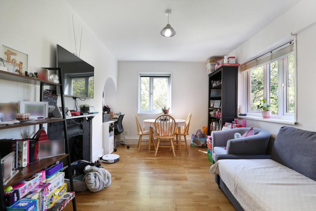 Main image of property: Basingdon Way, London, SE5