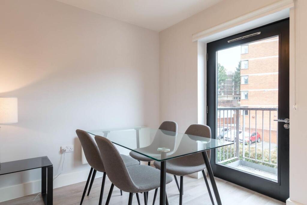Apartment in Birmingham, Jewellery Quarter - View 4