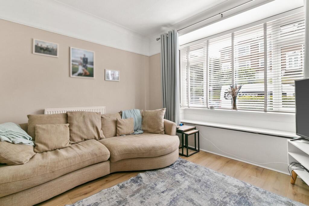 Vardar Avenue, Clarkston, G76 photo 4