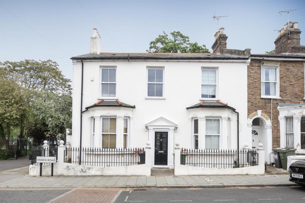 4-bed semi-detached on Finsen Road, Camberwell, SE5, £950,000