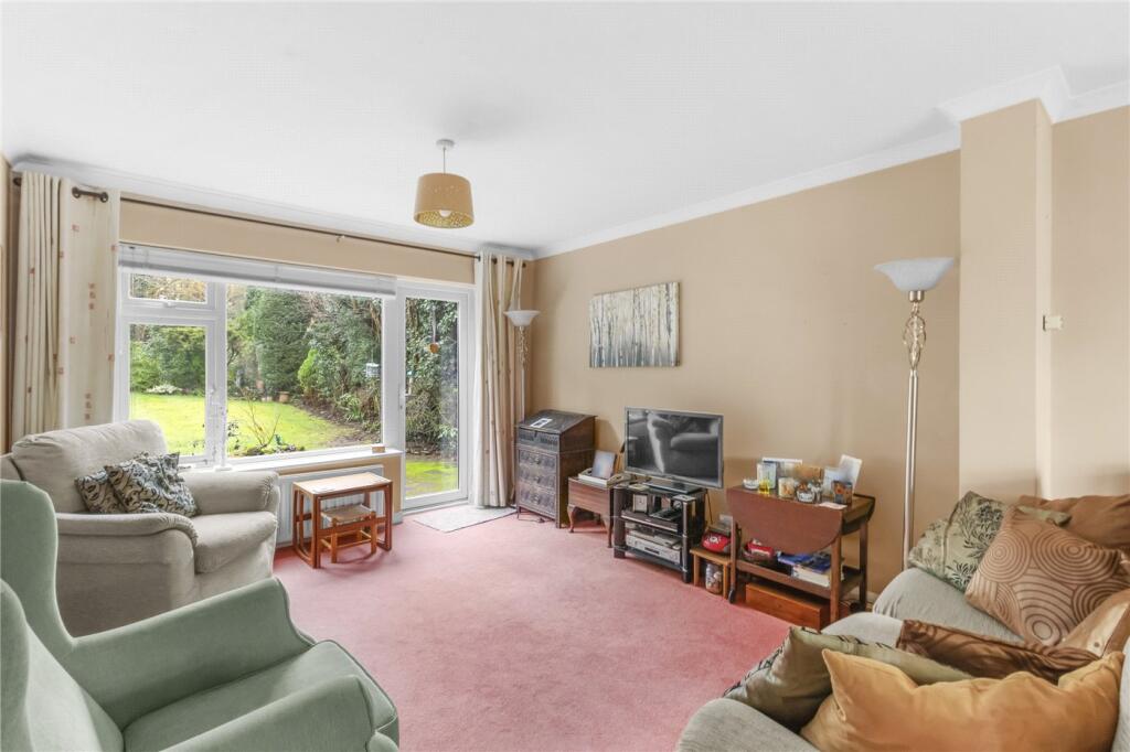 House in Buckinghamshire, Beaconsfield - View 4