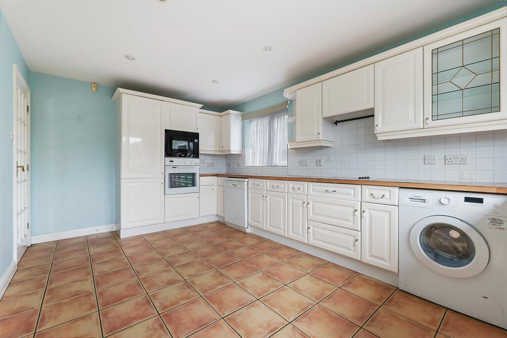 House in Redhill - View 4