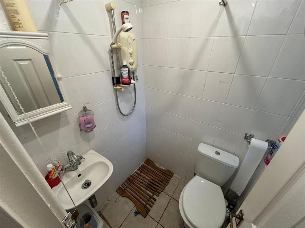 Additional image 10 of Ashtree Grove, Bradford