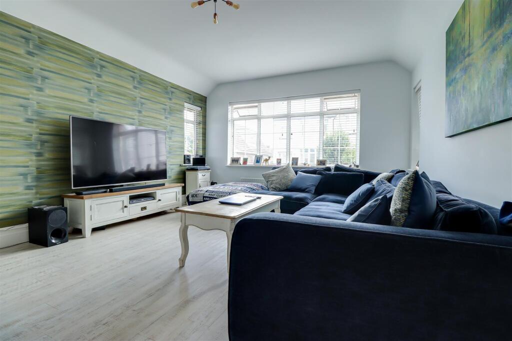 House in Southend-on-Sea - View 5