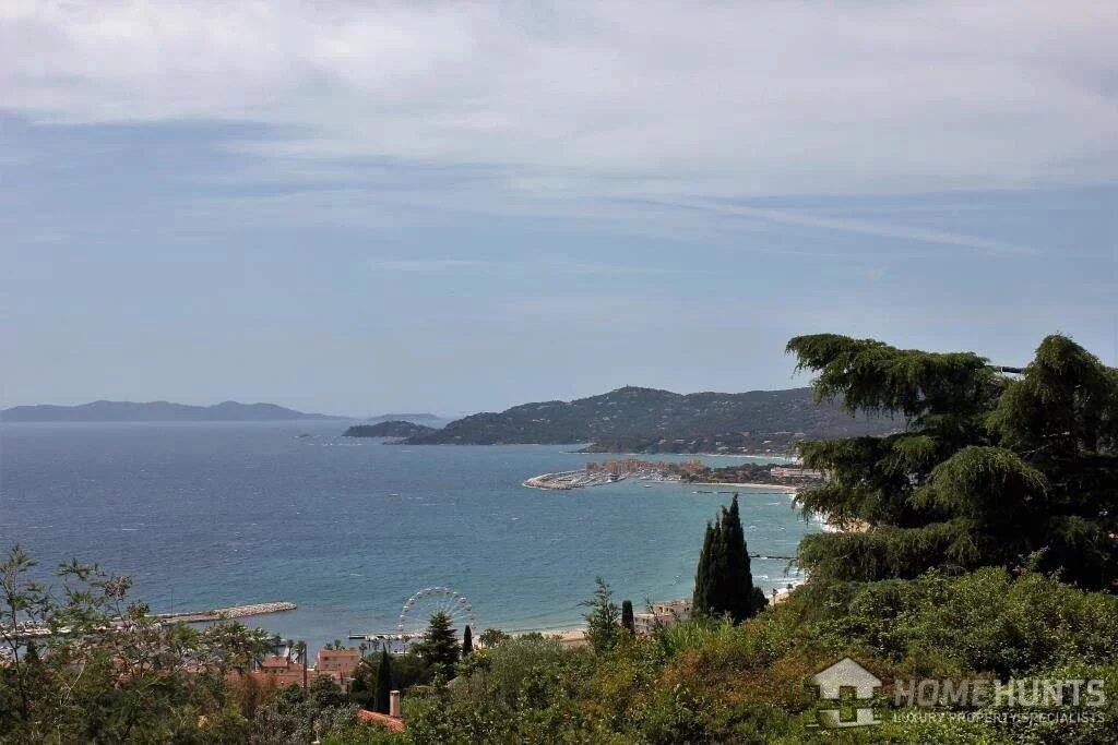 Main image of property: Provence-Alps-Cote d`Azur, Var, Le Lavandou