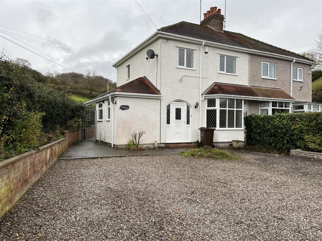 3-bed semi-detached on Conwy Road, Dolwyd, Colwyn Bay, £269,950