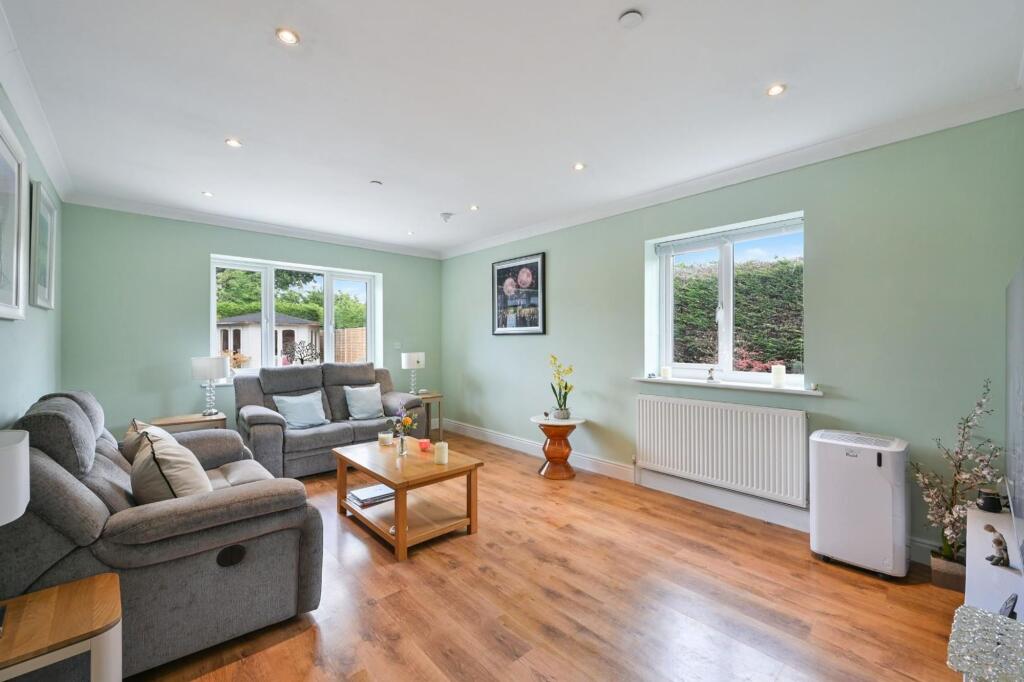 House in Epsom and Ewell, West Ewell - View 2