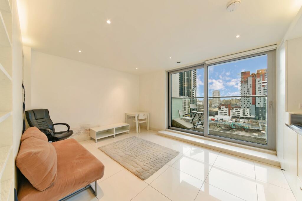 Main image of property: Pan Peninsula, Pan Peninsula Square, Canary Wharf, London, E14
