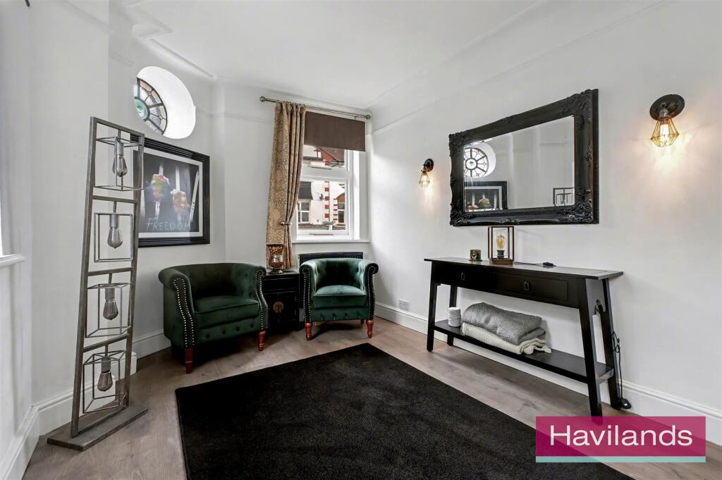 Apartment in London, Winchmore Hill, Edmonton - View 3