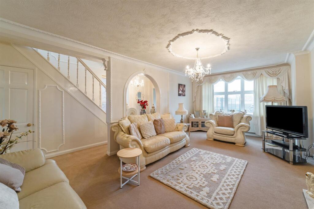 13 Belle Vue Road photo 3