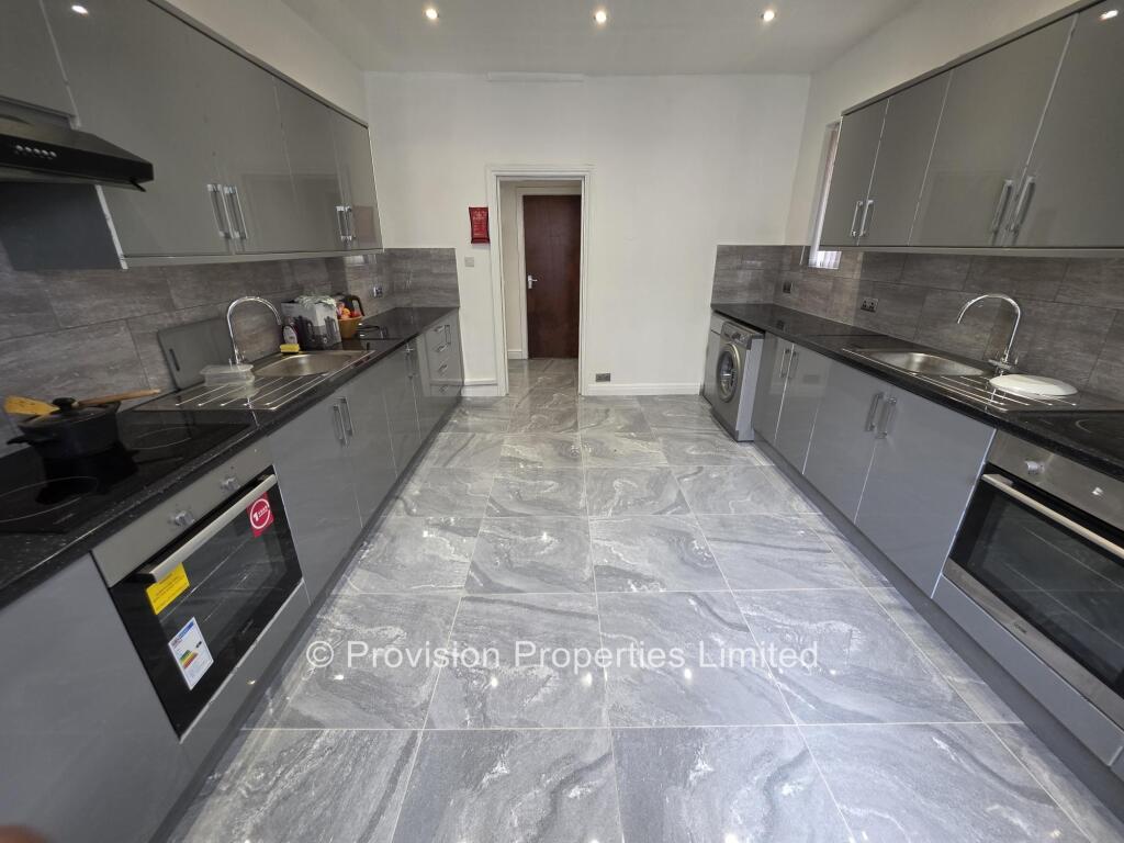 House in Leeds - View 5