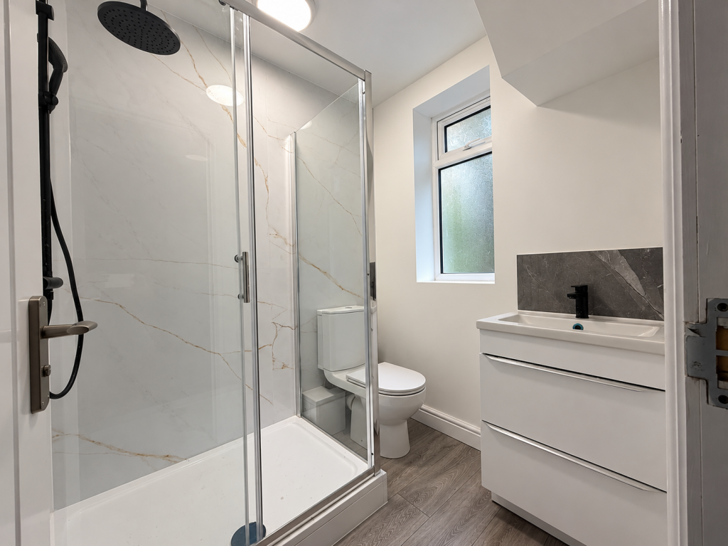 Apartment in London, Greenford - More