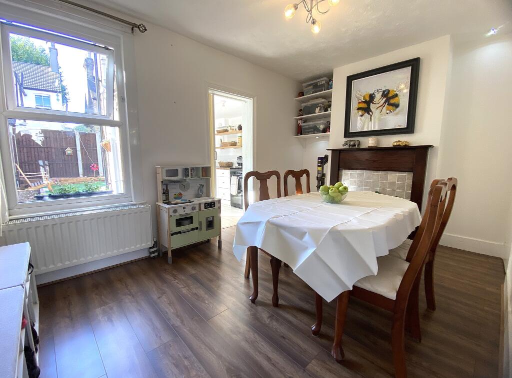 House in Southend-on-Sea - View 4