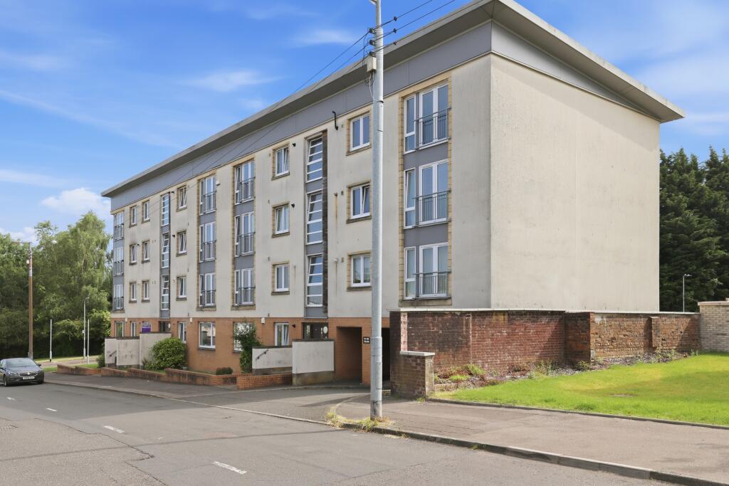Main image of property: Flat 2/2 468 Ashgill Road, GLASGOW, G22