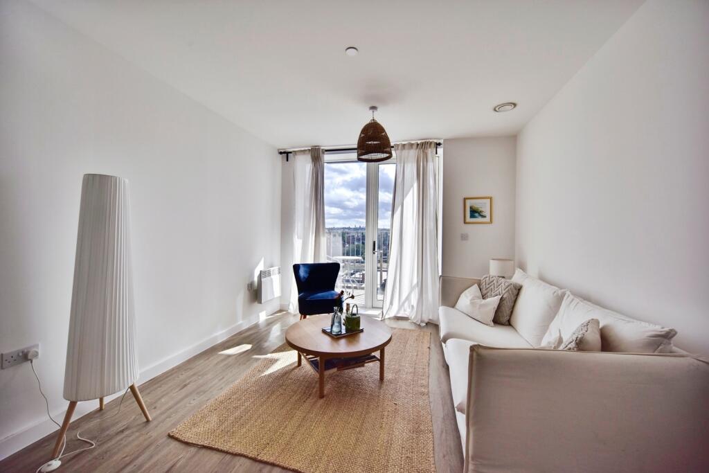 Apartment in Gillingham, Medway - View 3