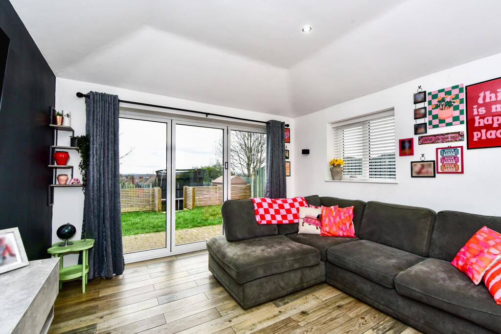 House in Barnsley, South Yorkshire - More