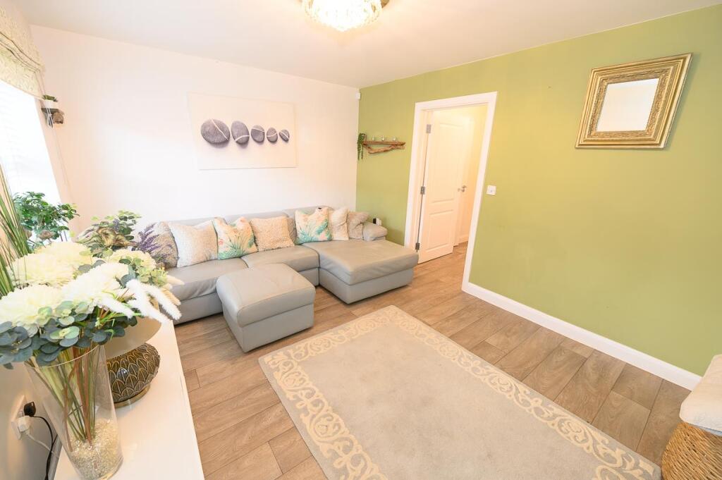 Richmond Grove, Mangotsfield, Bristol, BS16 9AN photo 3