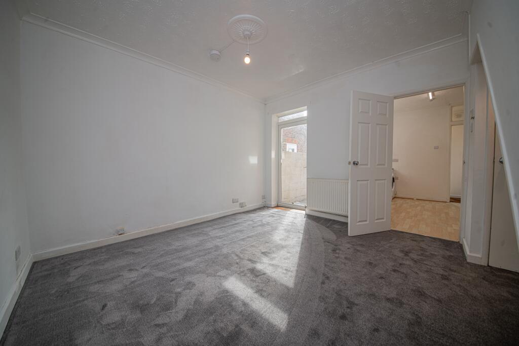Apartment in Southampton - View 4