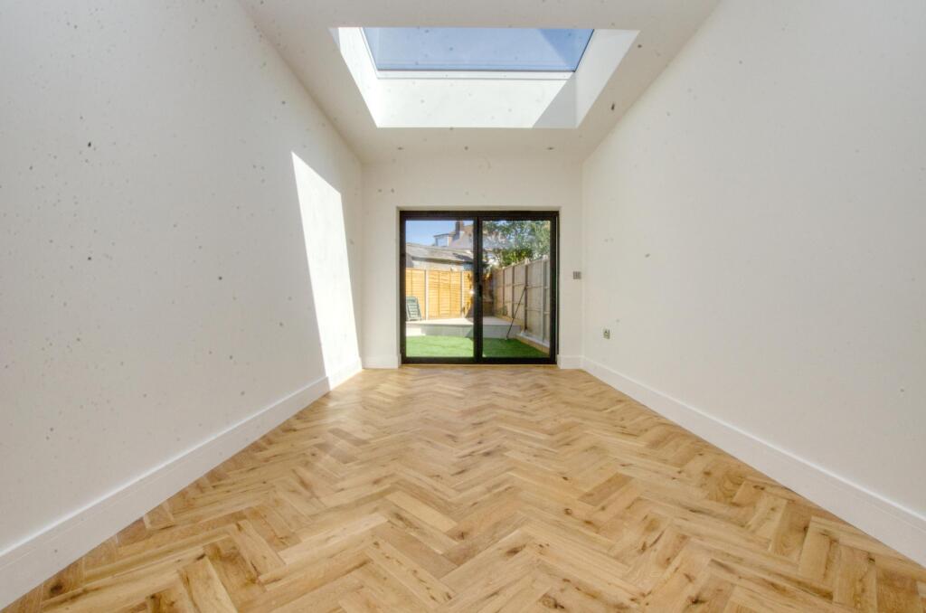 House in Southampton - More