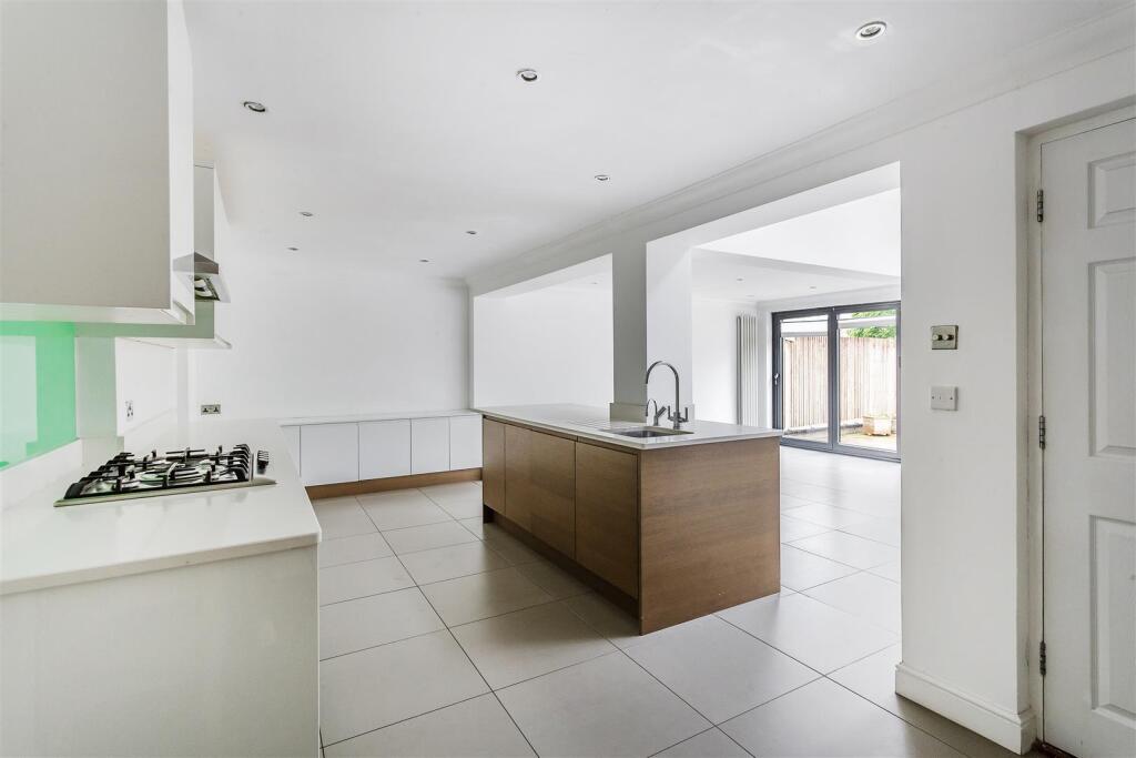 Central Way, Oxted photo 3