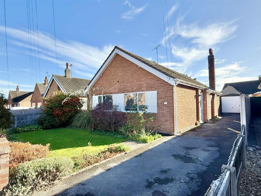 2-bed bungalow on Clifton Rise, Abergele, £245,000