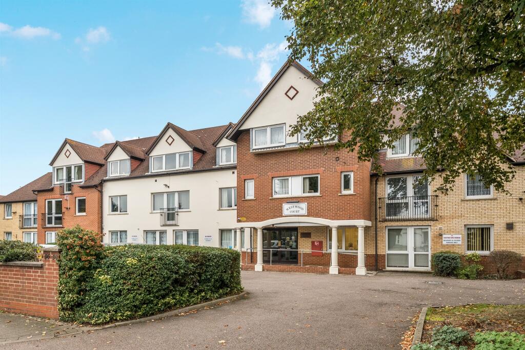 1-bed other on Village Road, Enfield, £180,000