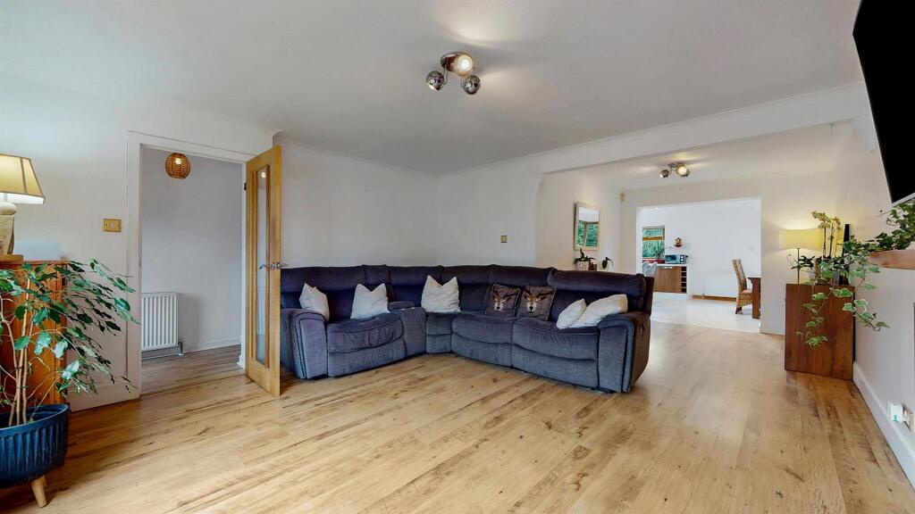 Eriskay Drive, Old Kilpatrick photo 4