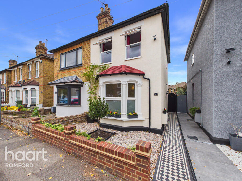 2-bed semi-detached on Cotleigh Road, Romford, £425,000
