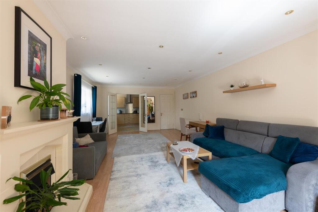 Apartment in London - View 5