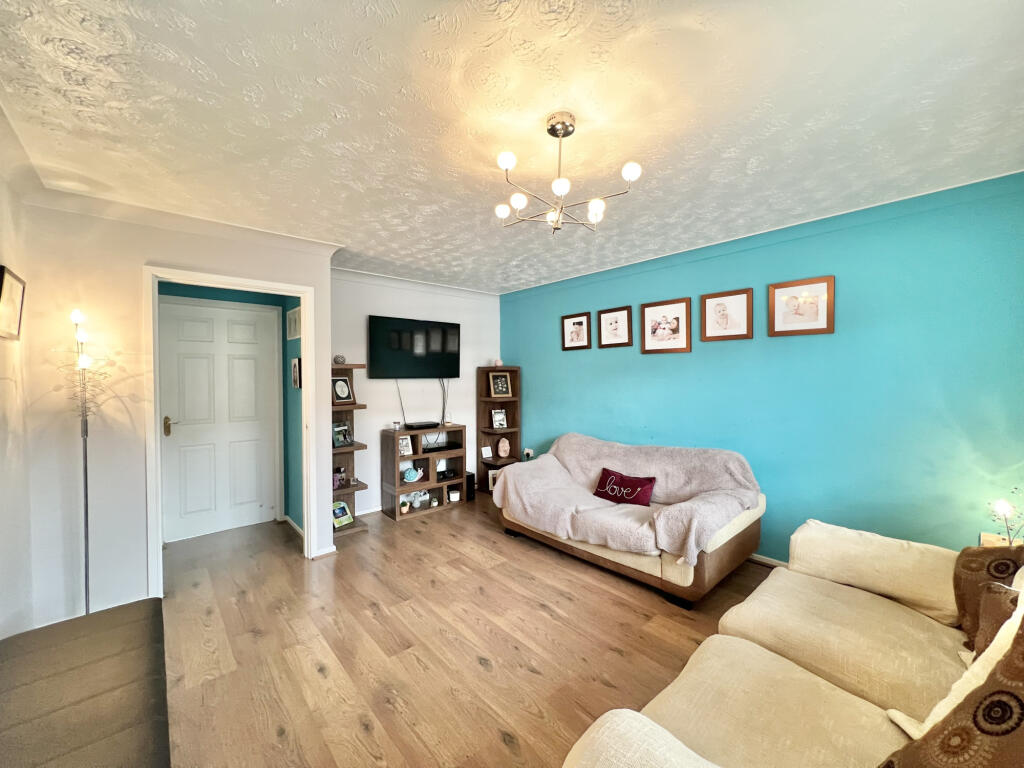 Sandwell Avenue,  Thornton, FY5 photo 3