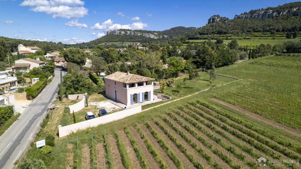 Main image of property: Provence-Alps-Cote d`Azur, Bouches-du-Rhône, Roquefort-la-Bédoule