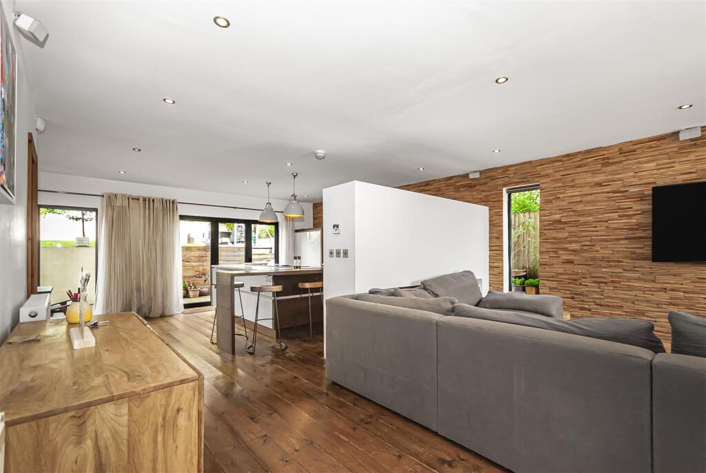House in Bolton - View 5