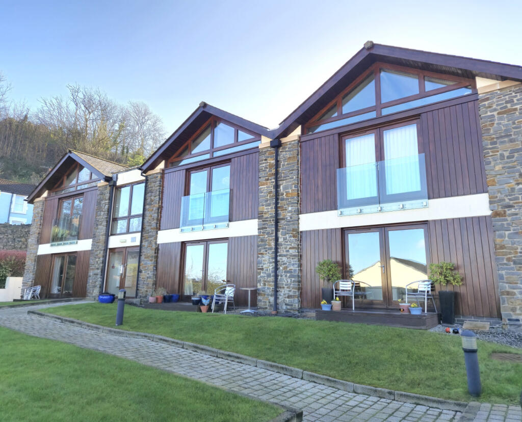 Main image of property: 4 St Anne's Apartments, Western Lane, Mumbles, Swansea Sa3 4ew