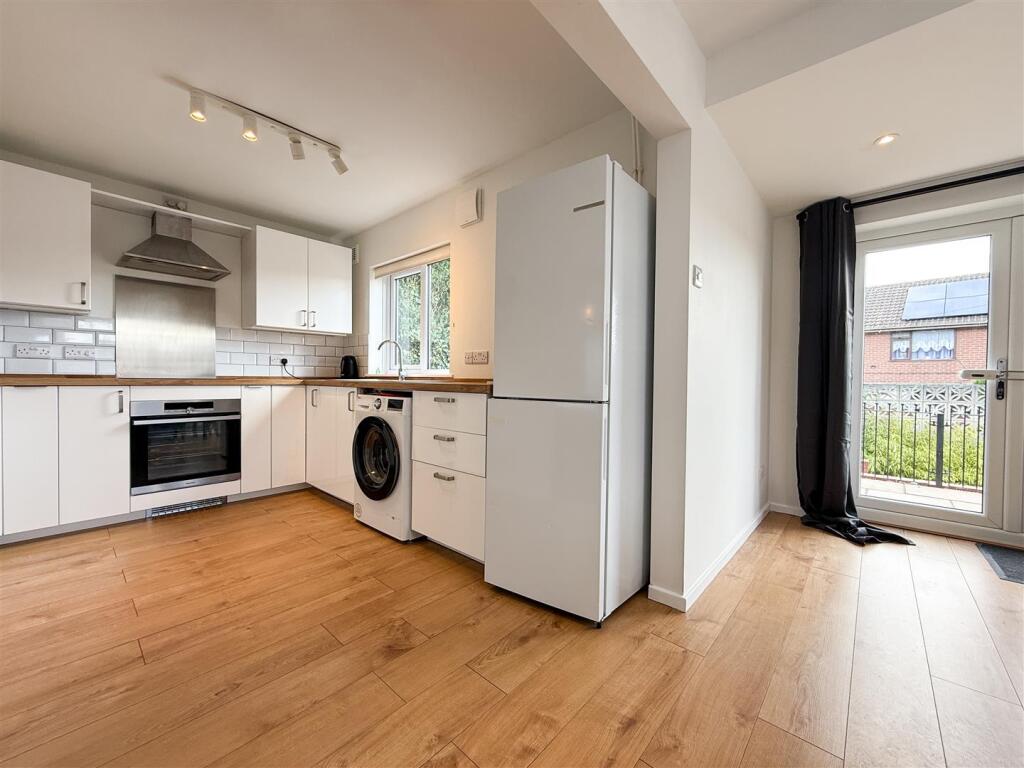 House in Staffordshire Moorlands, Knowle Style, Biddulph - View 4