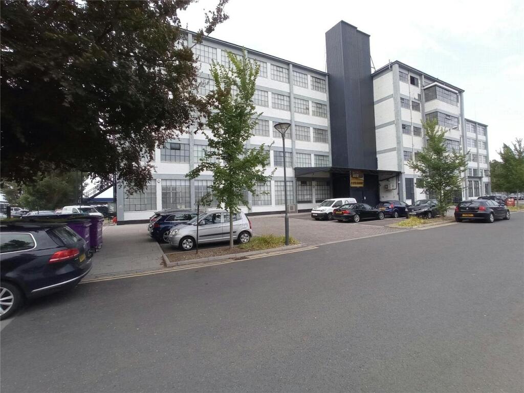 Main image of property: Office 20, Building 13,Thames Industrial Park,, Princess Margaret Road,, RM18 8RH