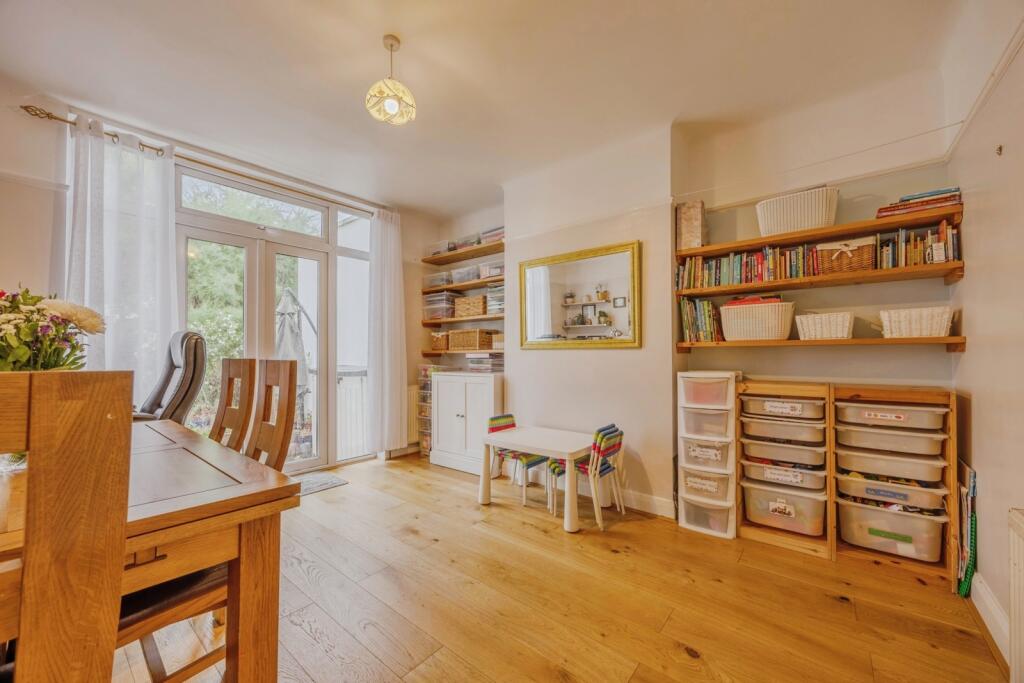 House in London - View 5