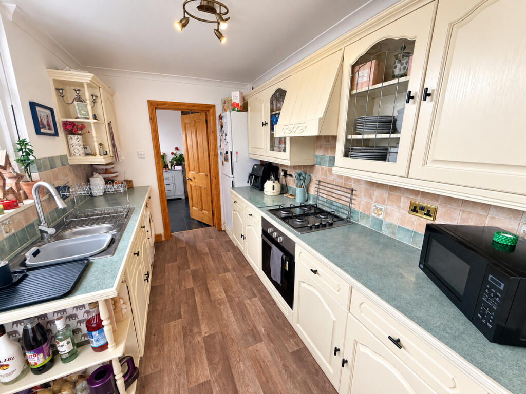 House in Plymouth, Ford - View 3
