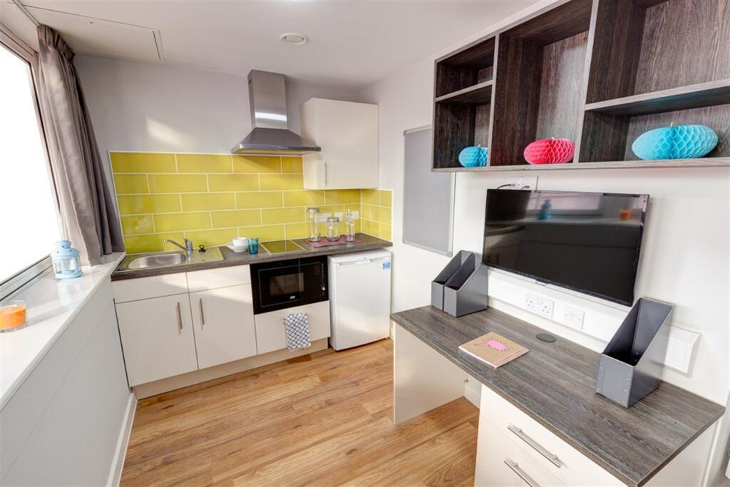 Main image of property: Hounds Gate, Nottingham, NG1 6BB