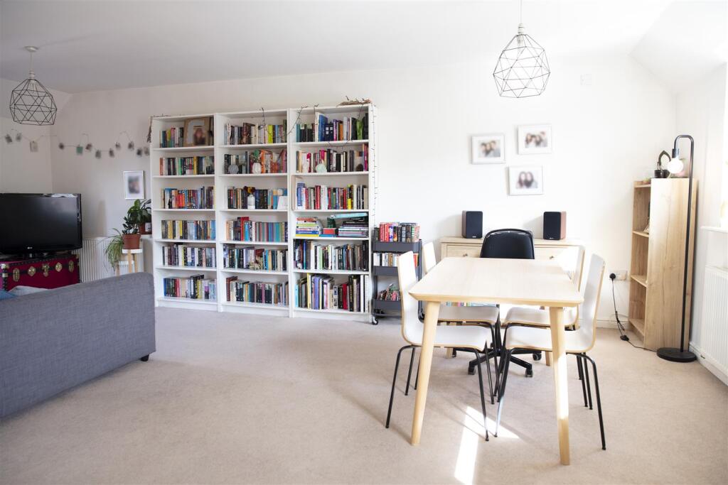 Apartment in Northampton - View 4