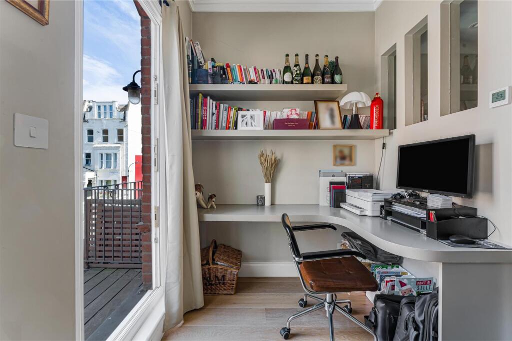 Apartment in London - More