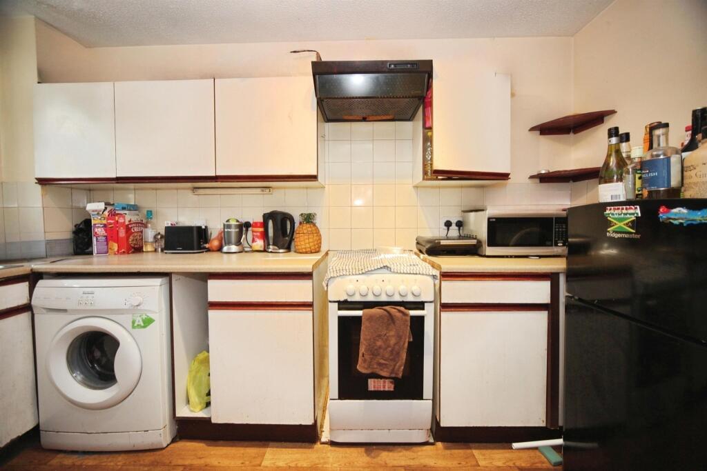 House in Luton - View 4