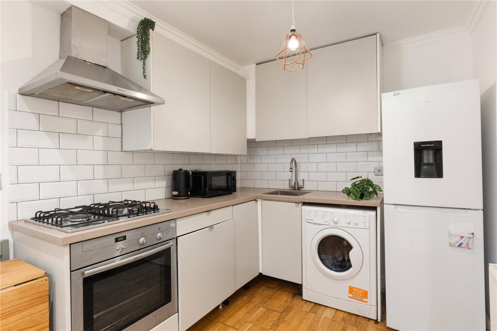 Apartment in London - View 3