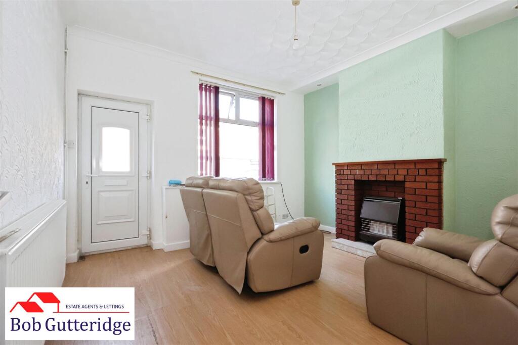 House in Stoke-on-Trent - View 3