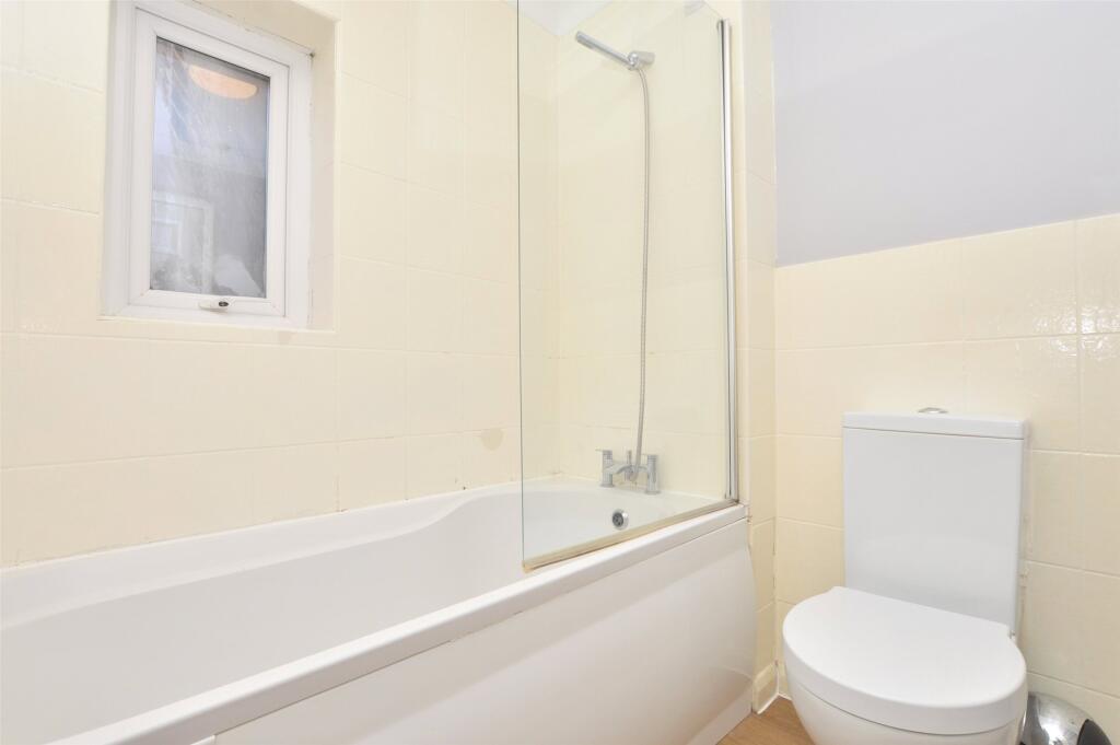 House in Redhill, Earlswood - More