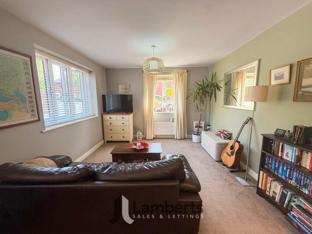 Berrington Close, Ipsley, B98 photo 2