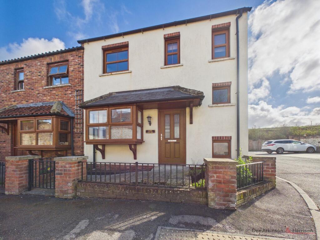 Main image of property: Front Street, Langtoft, YO25 3TF